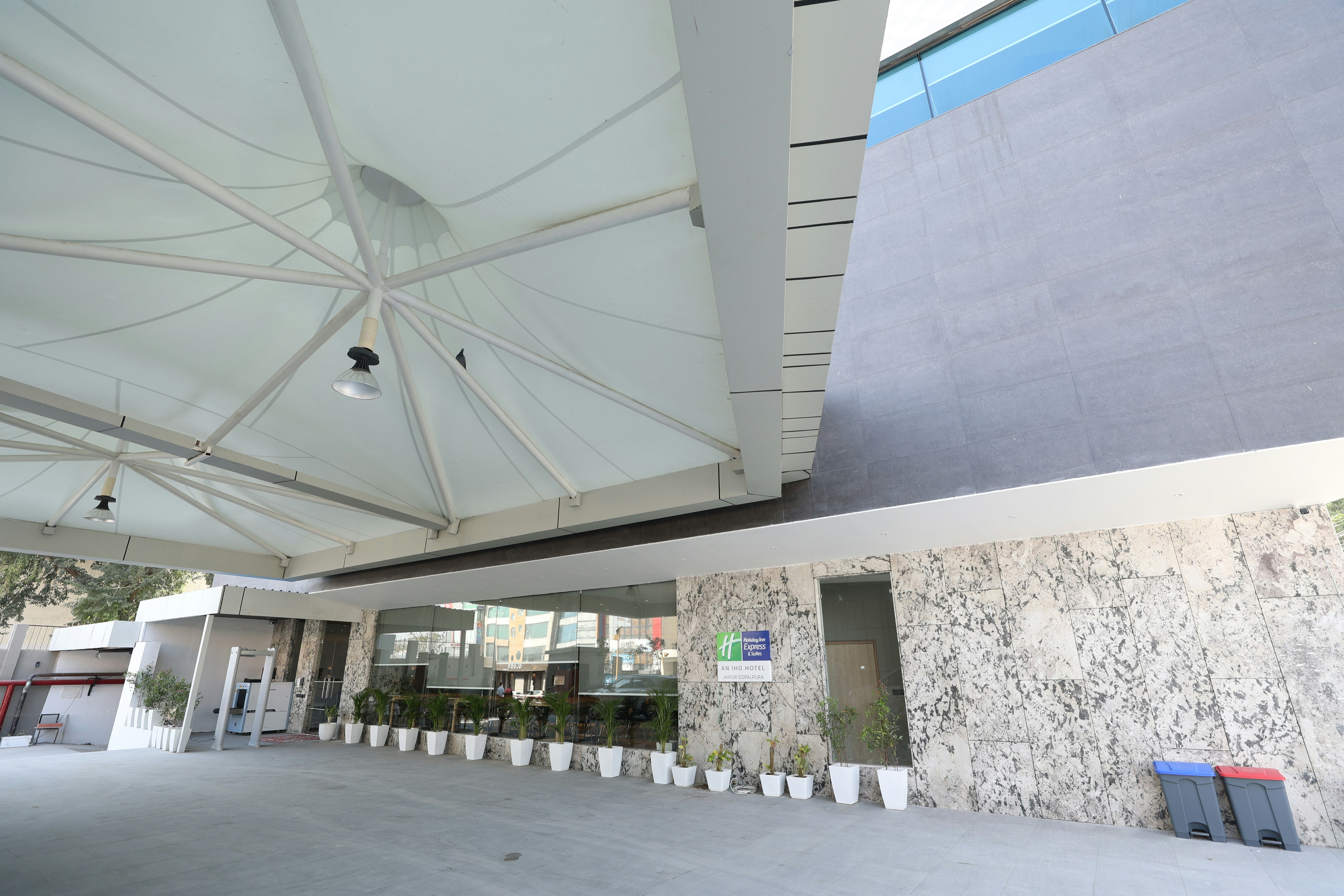Holiday Inn Express and Suites Jaipur Gopalpura 40/43