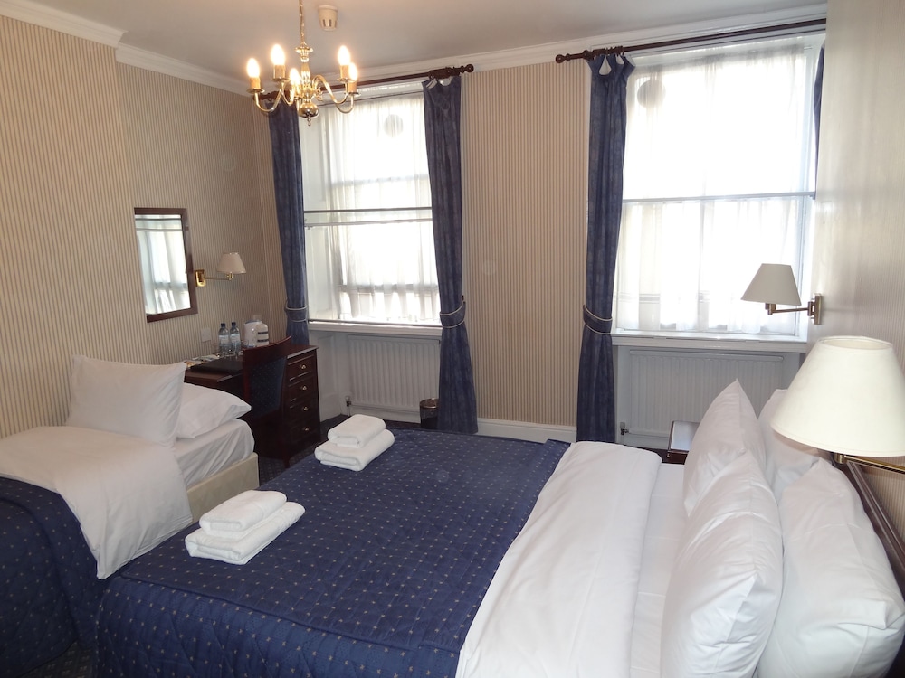 غرفة عائلية ثلاثية بسرير مزدوج وسرير فردي، Regency House 3/5