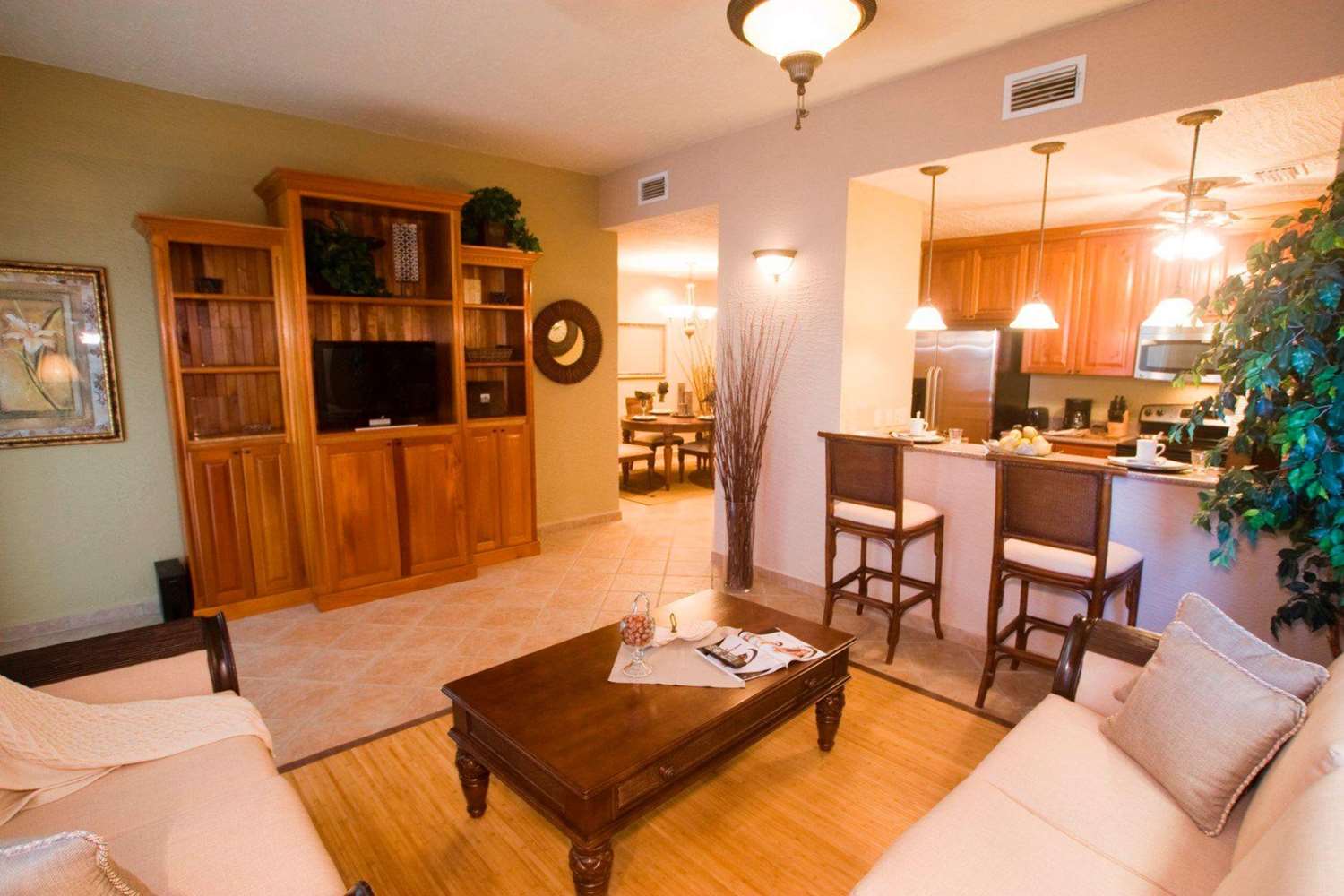 Efficiency, Suite, Queen Bed