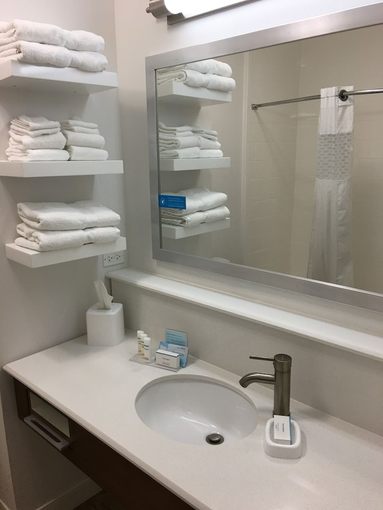 Hampton Inn McPherson KS 50/56