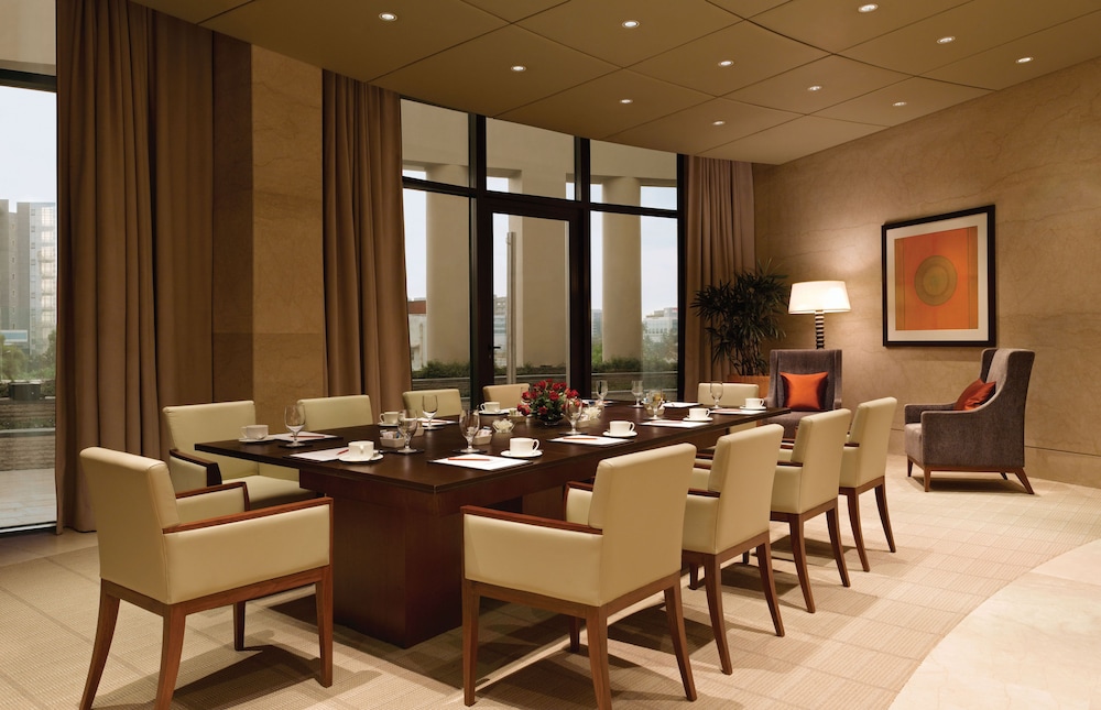 TRIDENT BANDRA KURLA 56/67