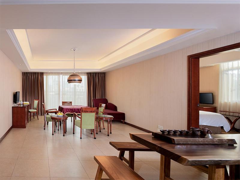 Vienna Hotel (Dongguan Houjie Wanda Plaza) 15/18
