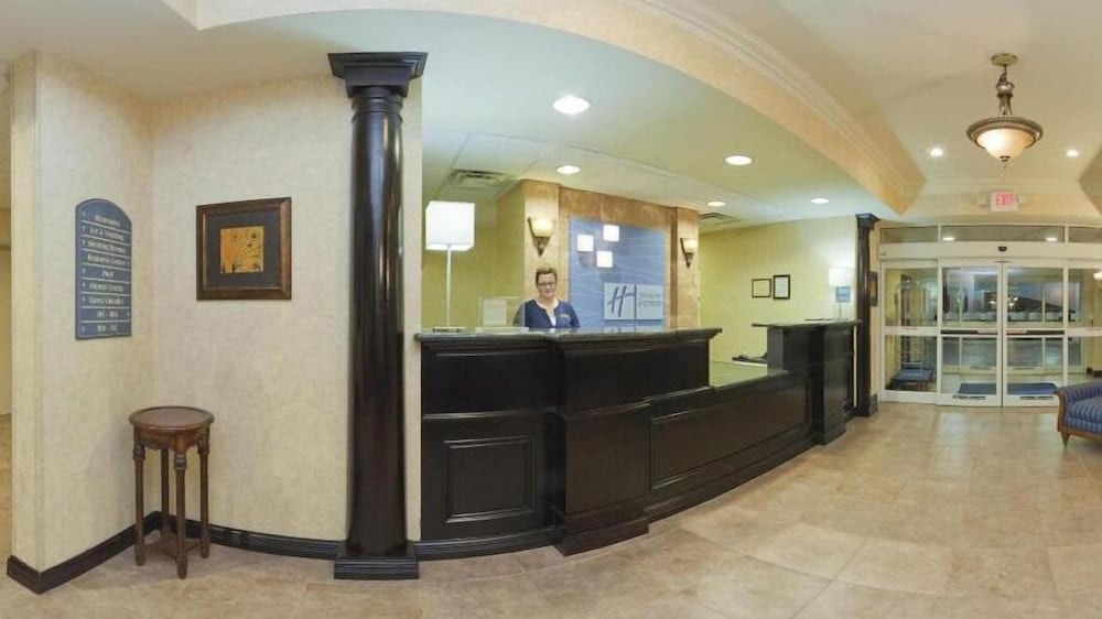 Holiday Inn Express Hotel Suites Frankfort 4/74