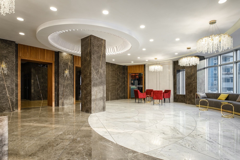 Grand Mildom Hotel 10/69
