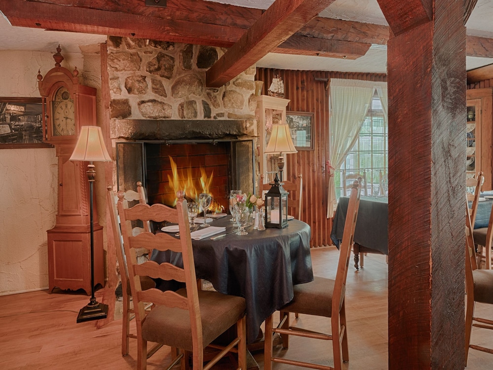 Auberge Handfield 31/50