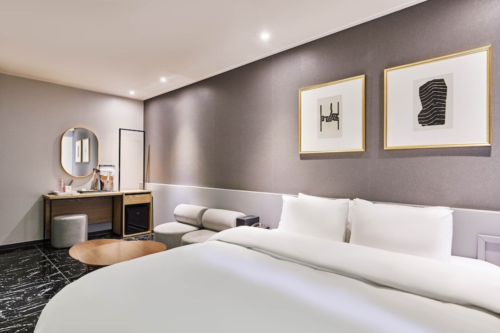 Boom Tourist Hotel 13/20