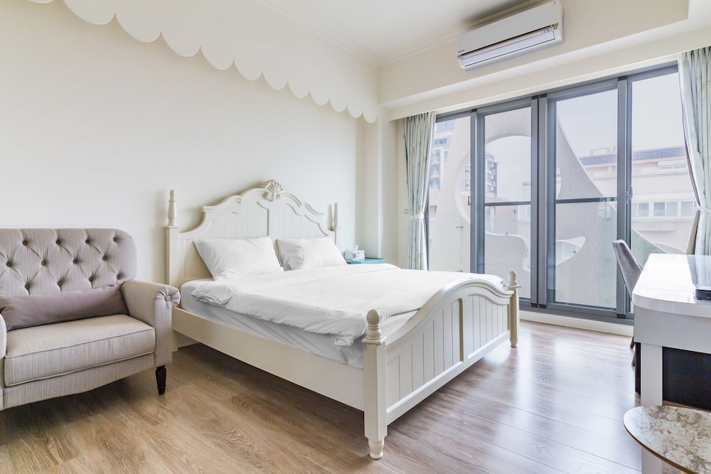 DELUXE, DOUBLE BED, BALCONY
