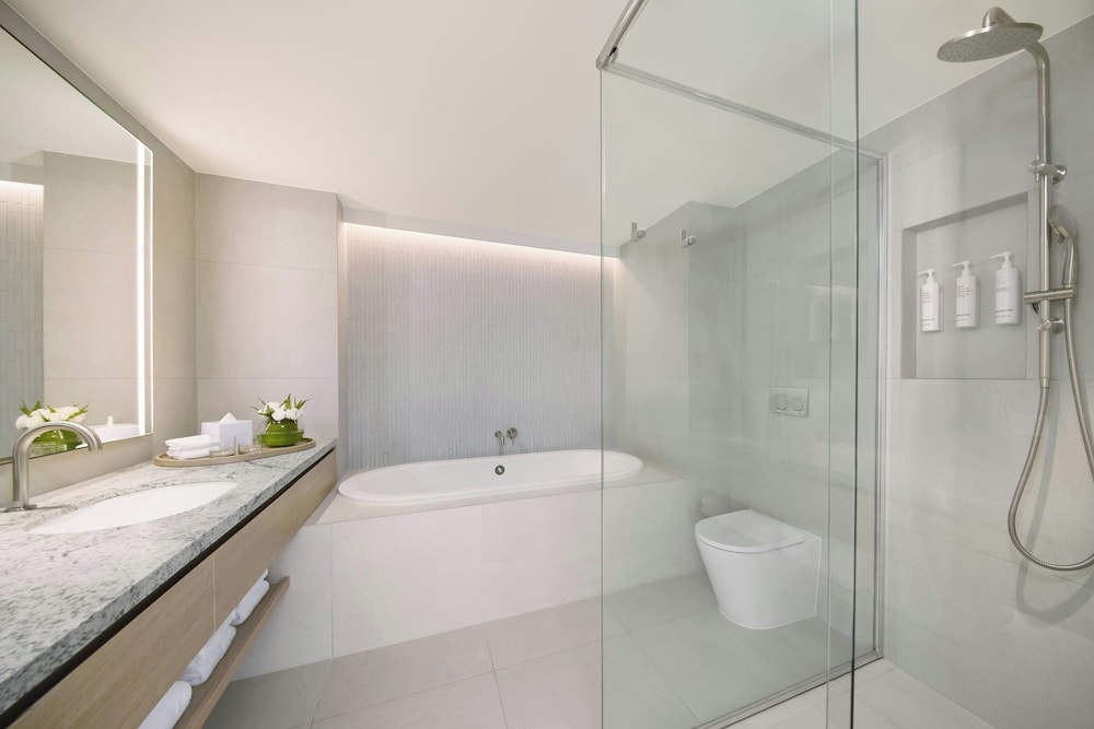 1 Bedroom, Suite, Lagoon View, Balcony، Marriott Vacation Club At Surfers Paradise 6/9