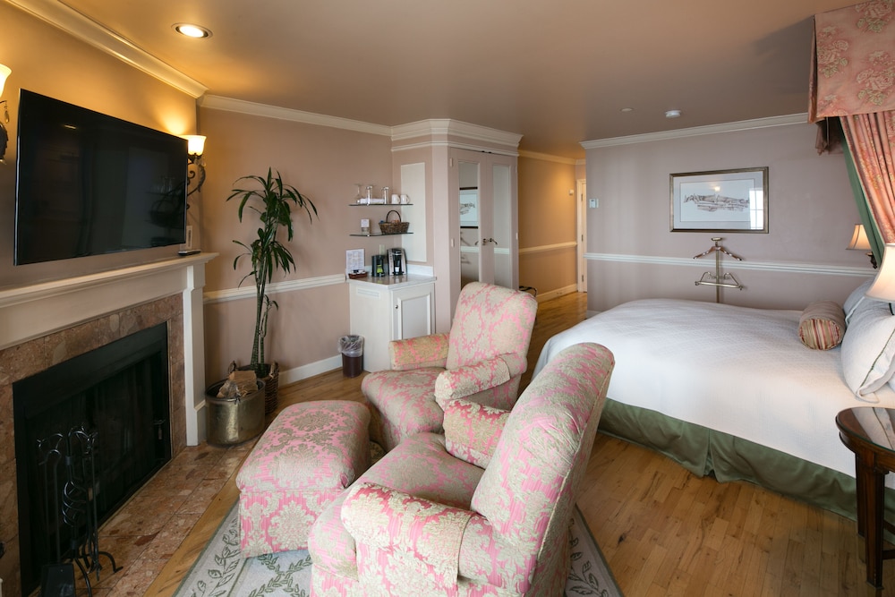 Spindrift Inn 20/39