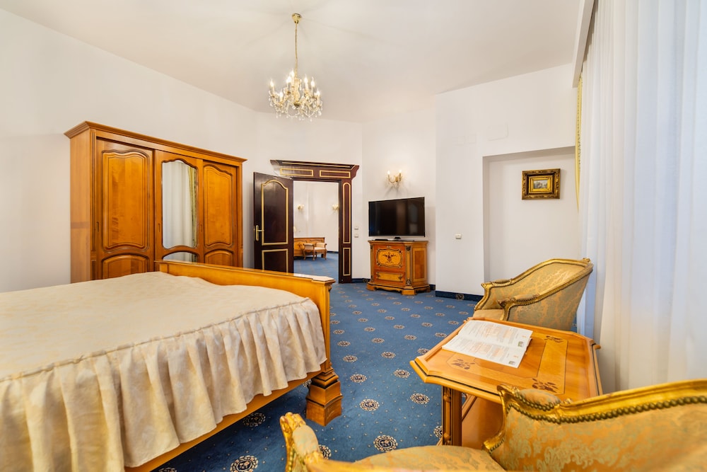 Aurelius Hotel 36/49