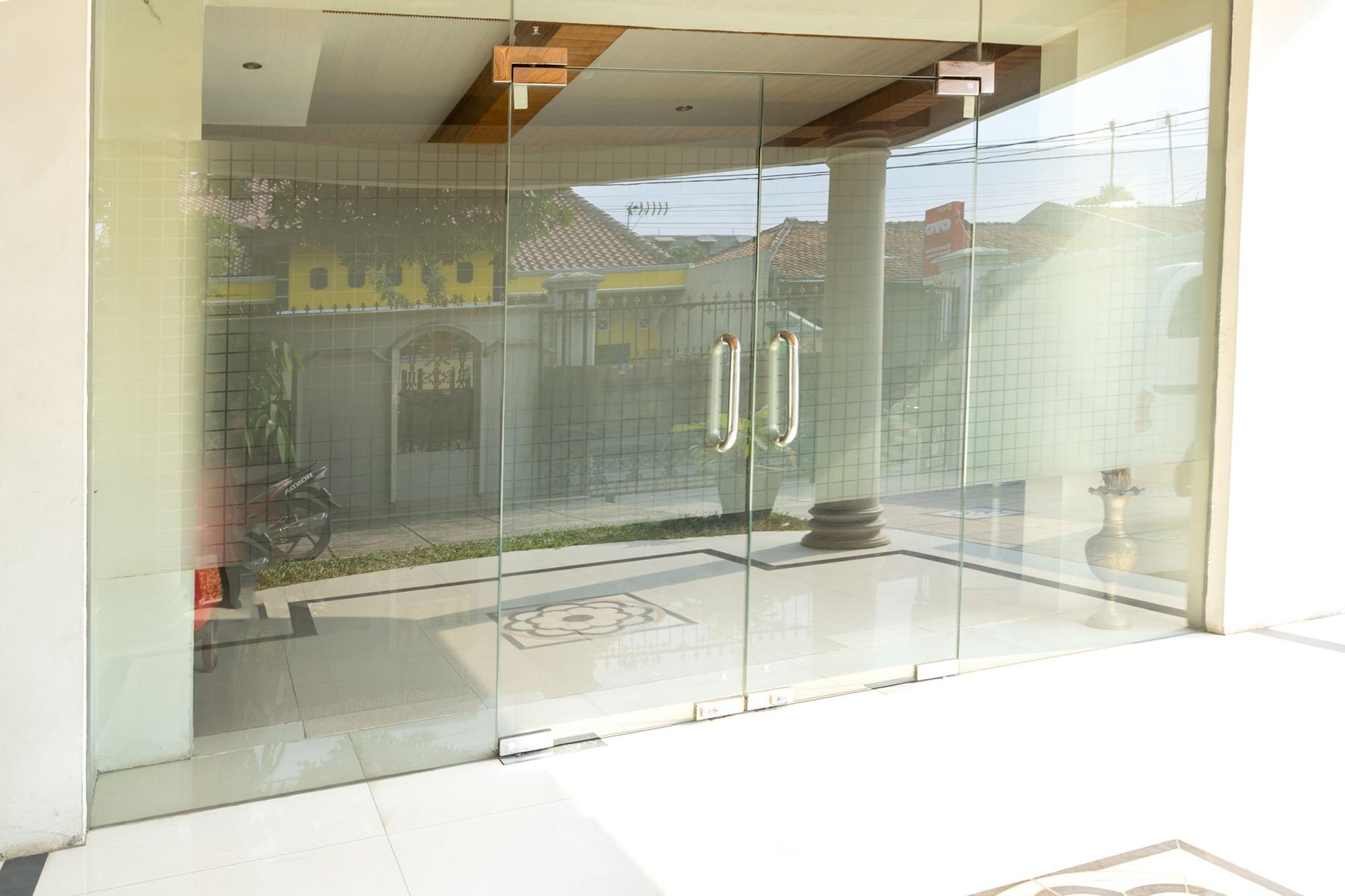 OYO 1421 Kasmaran Guest House Syariah 31/32