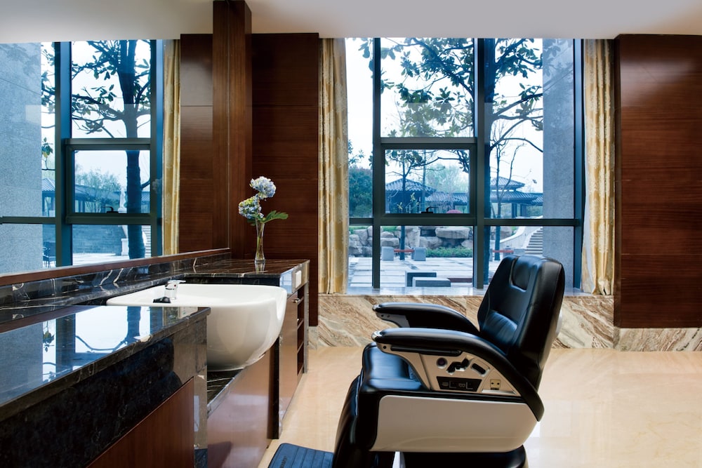 Jinling Riverside Hotel 31/39