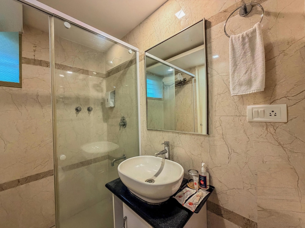 Zip By Spree Hotels Surabi International 57/58