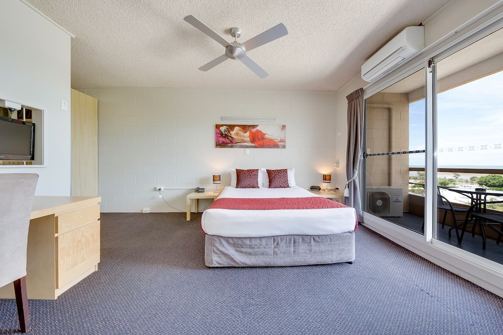 Camelot Motel 5/27