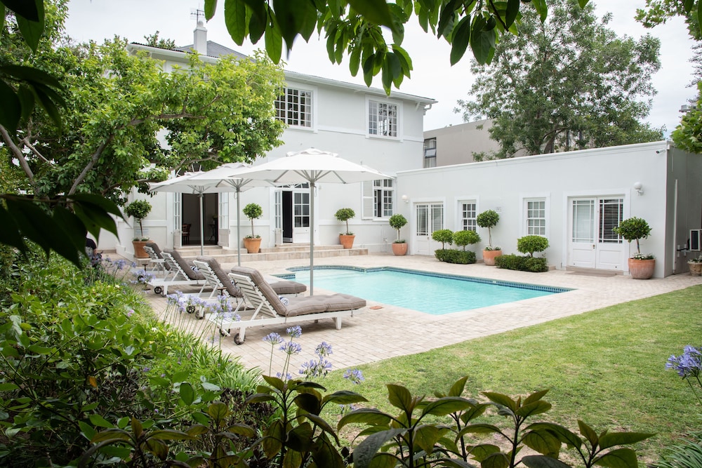 River Manor Boutique Hotel 49/58