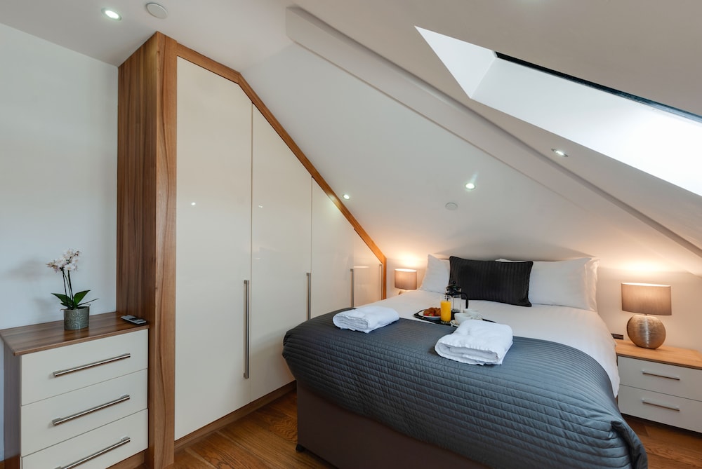 Base Serviced Apartments - Sir Thomas Street 17/57