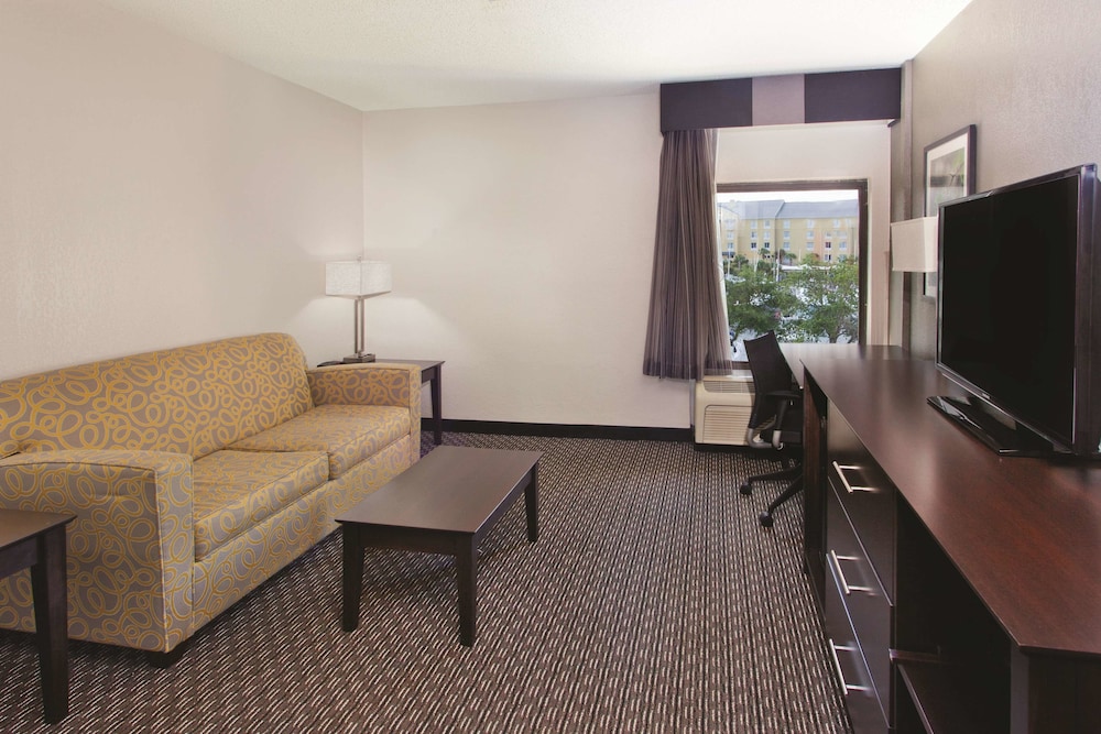 La Quinta Inn & Suites by Wyndham Charleston Riverview 23/31