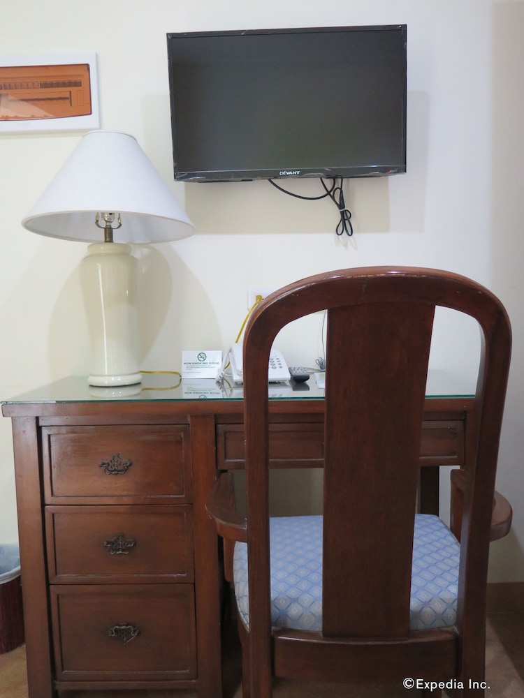 717 Cesar Place Hotel 41/45