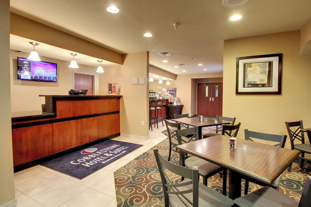 Cobblestone Hotel And Suites Broken Bow 4/51