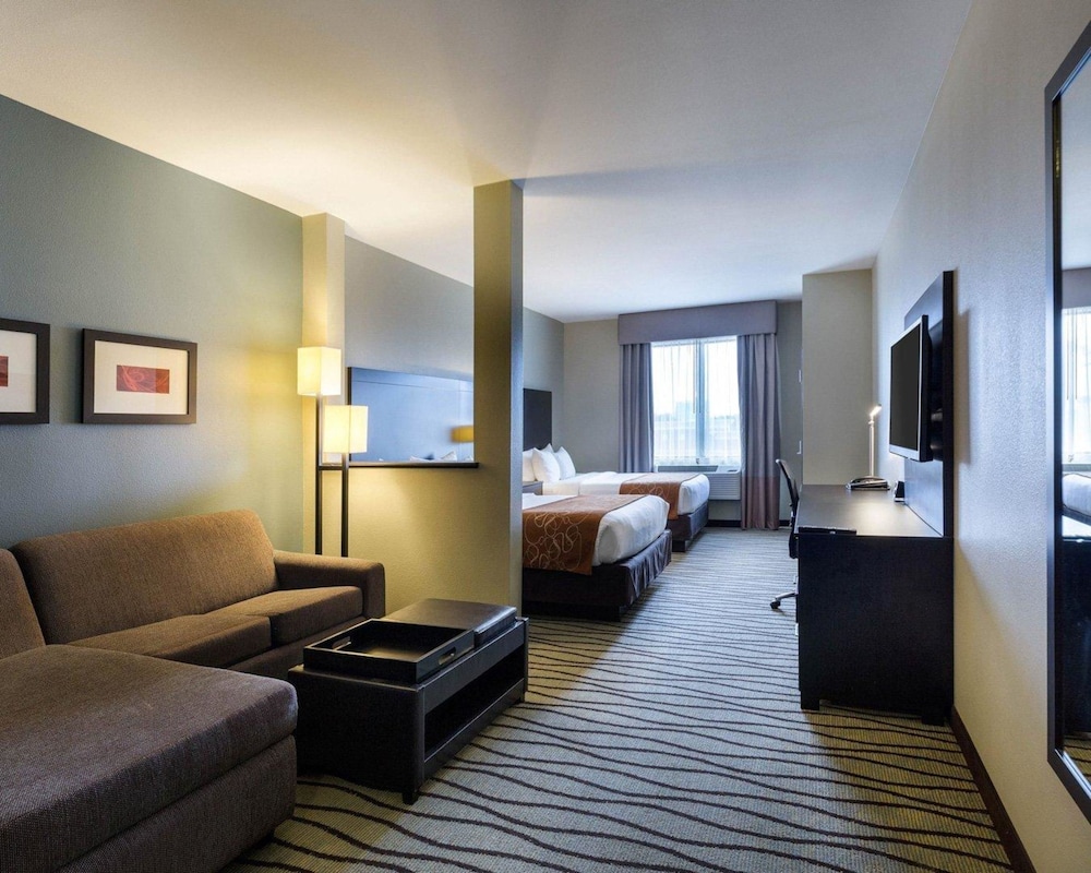 Comfort Suites near Westchase on Beltway 8 31/46