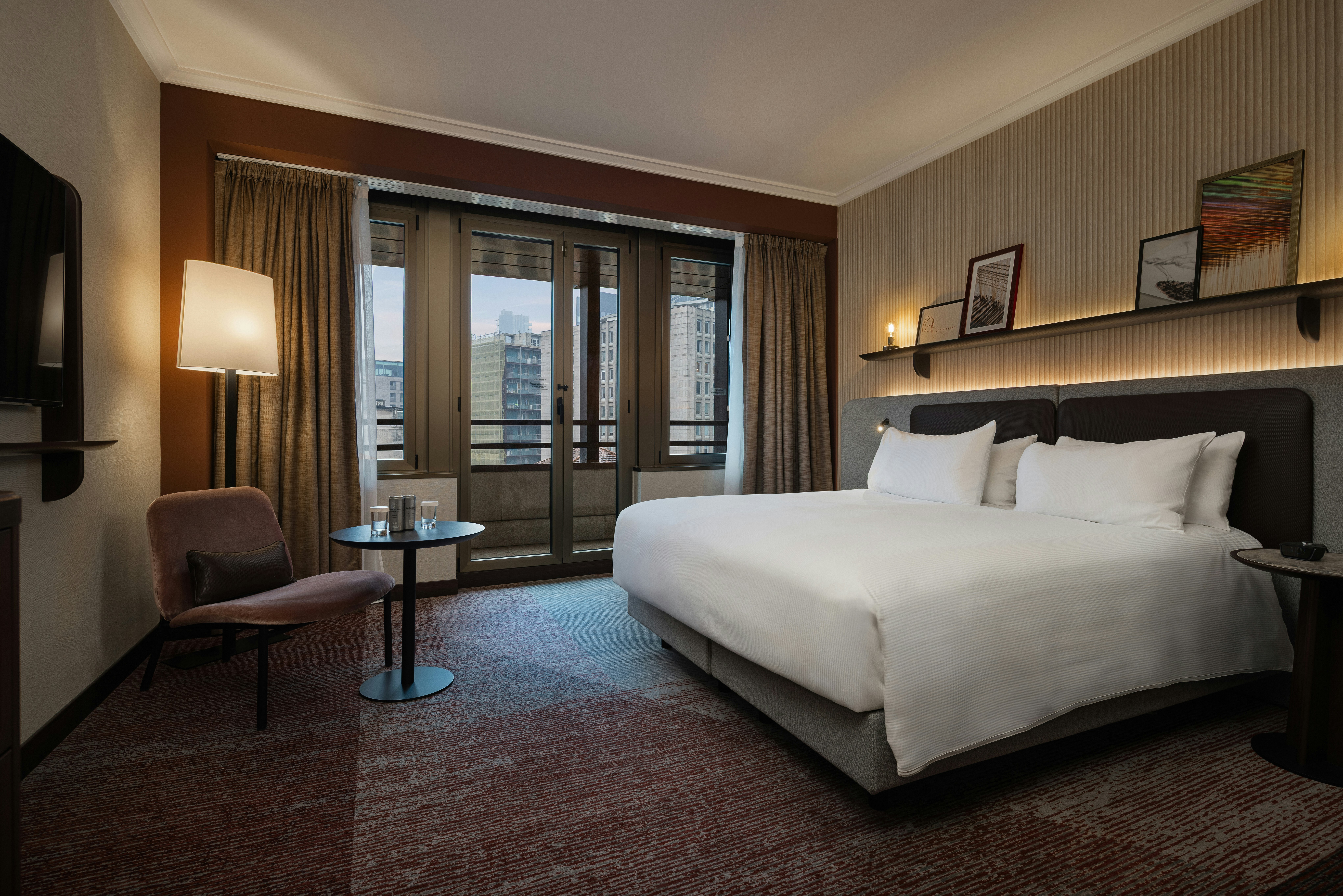Executive, King Bed