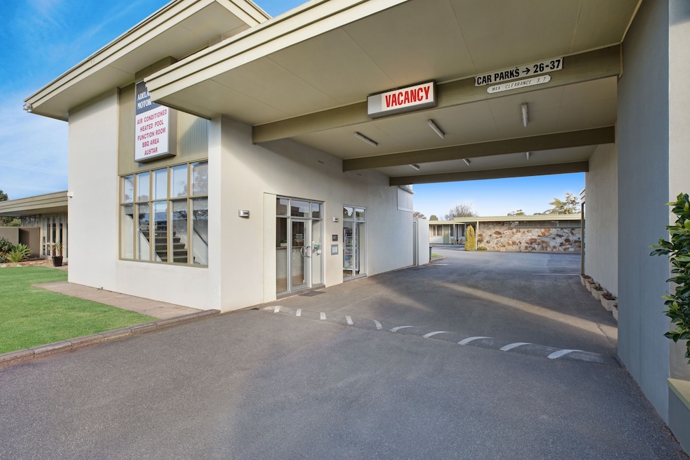 ADELAIDE ROAD MOTOR LODGE 43/49