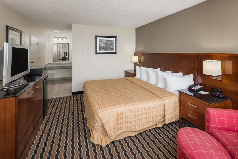 Red Roof Inn Charlotte - Airport 8/35