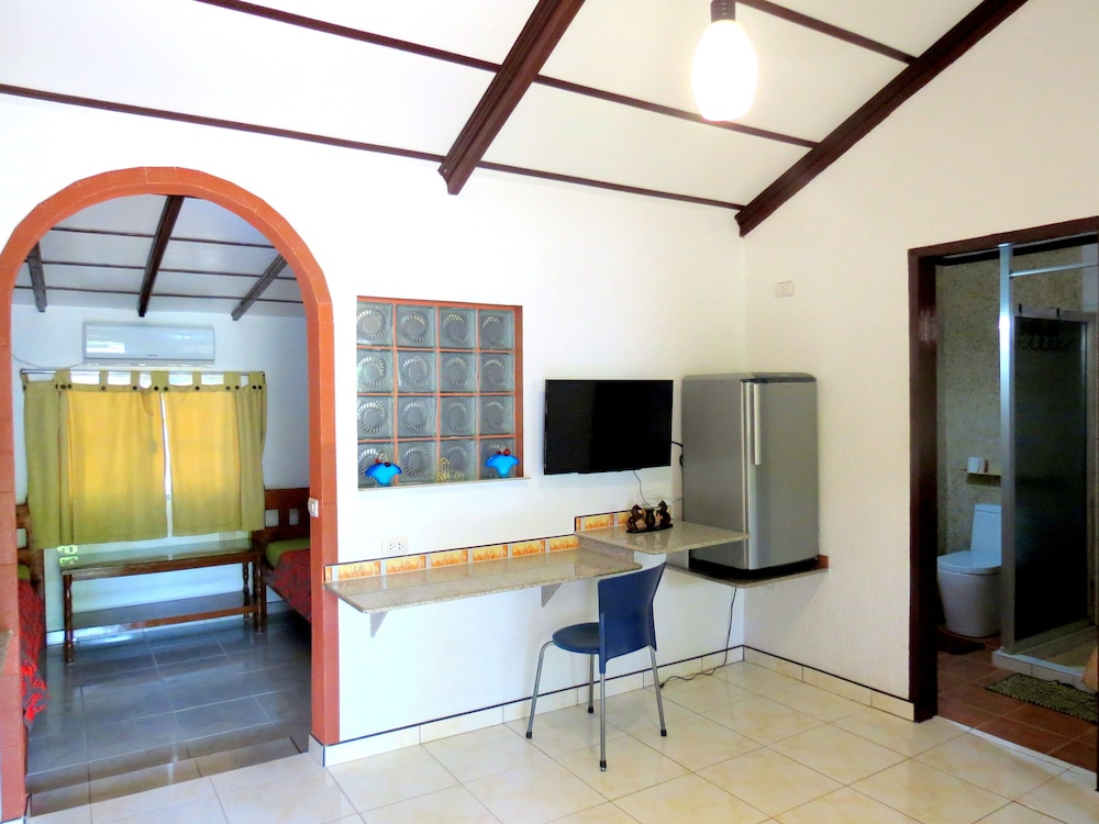 Alonaland Resort Apartelle 35/50