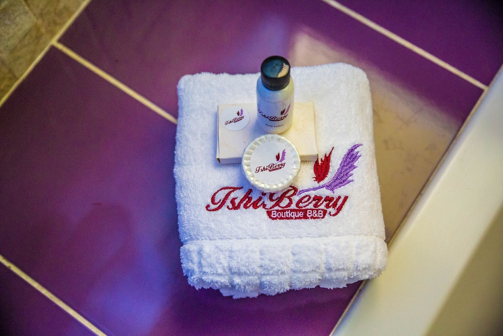 Tshiberry Bed & Breakfast 12/43