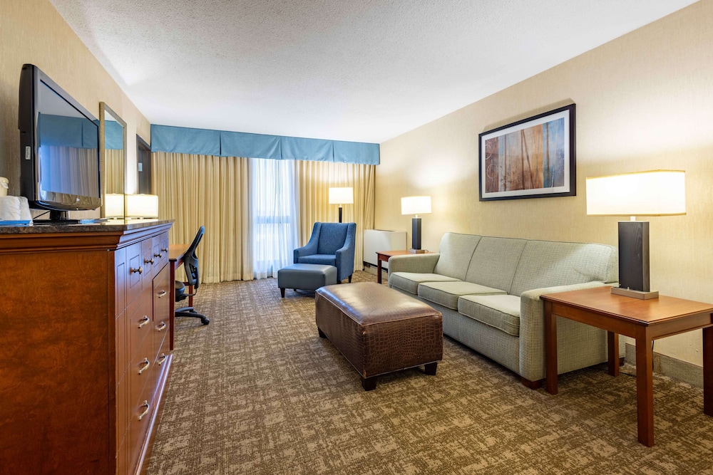 Pear Tree Inn St Louis Near Union Station 32/50