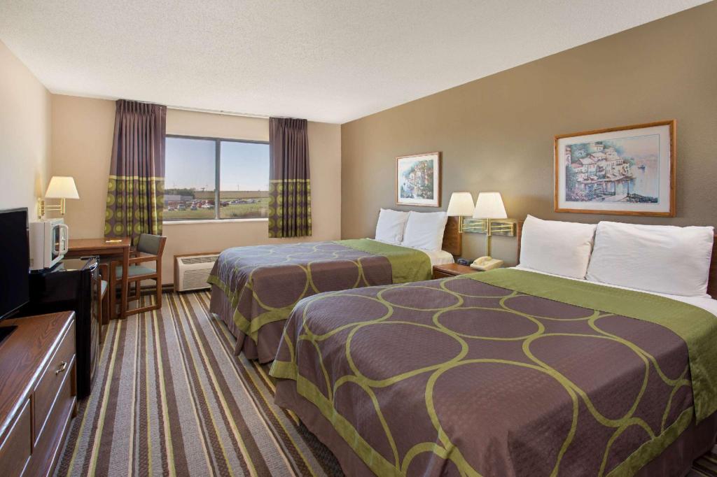 Super 8 By Wyndham Charles City 15/26
