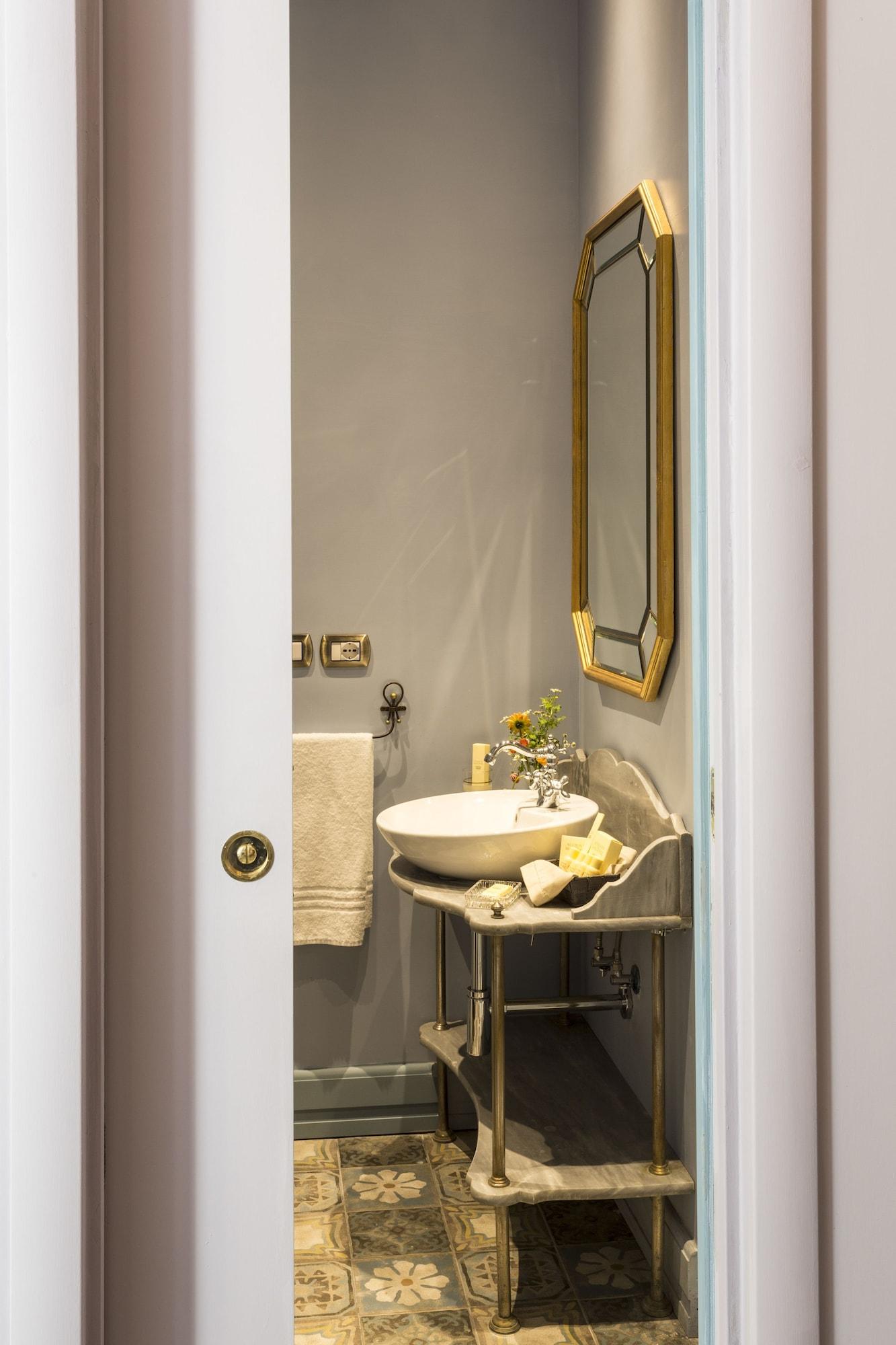 Deluxe, Suite, Courtyard View, Navona Grand Suite 2/2