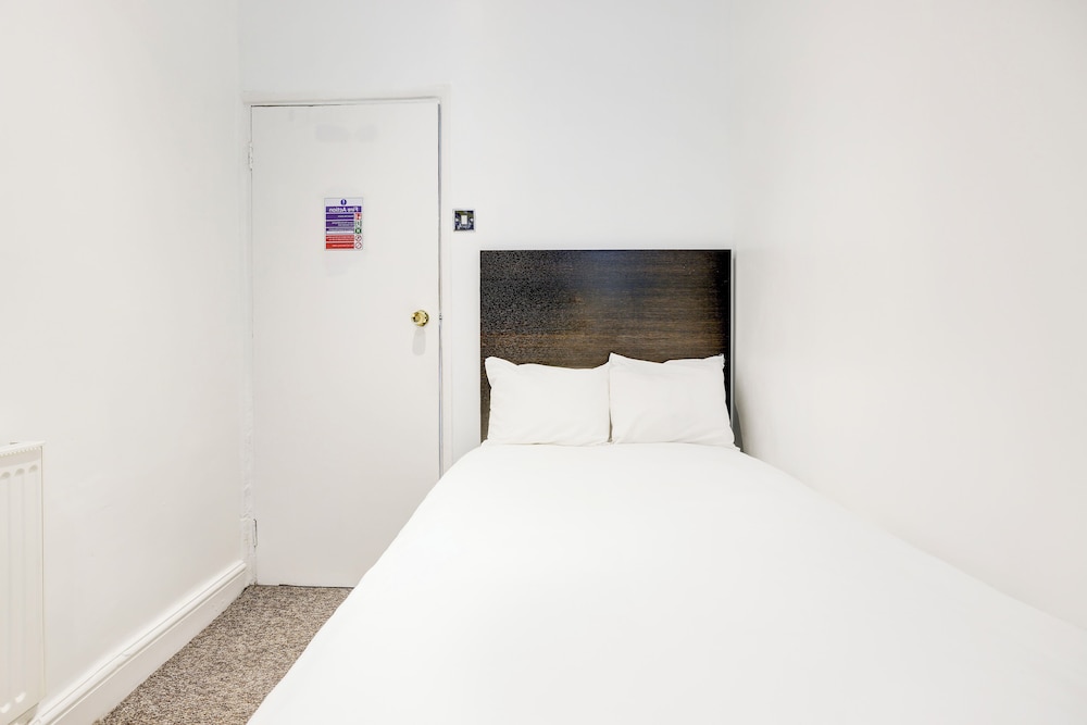 London Shelton Hotel, Finsbury Park 48/51