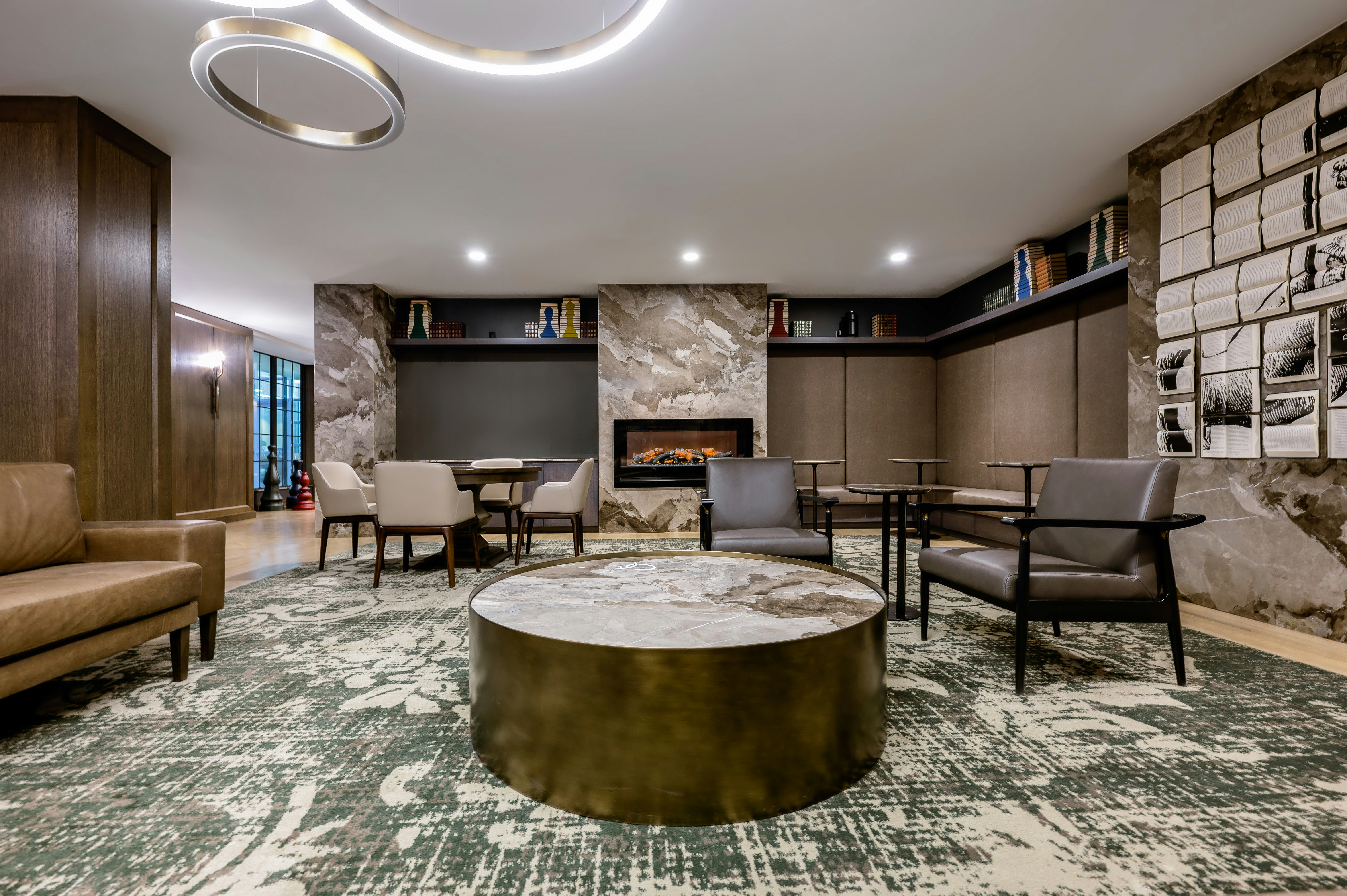 Hotel Fort Des Moines, Curio Collection by Hilton 54/81