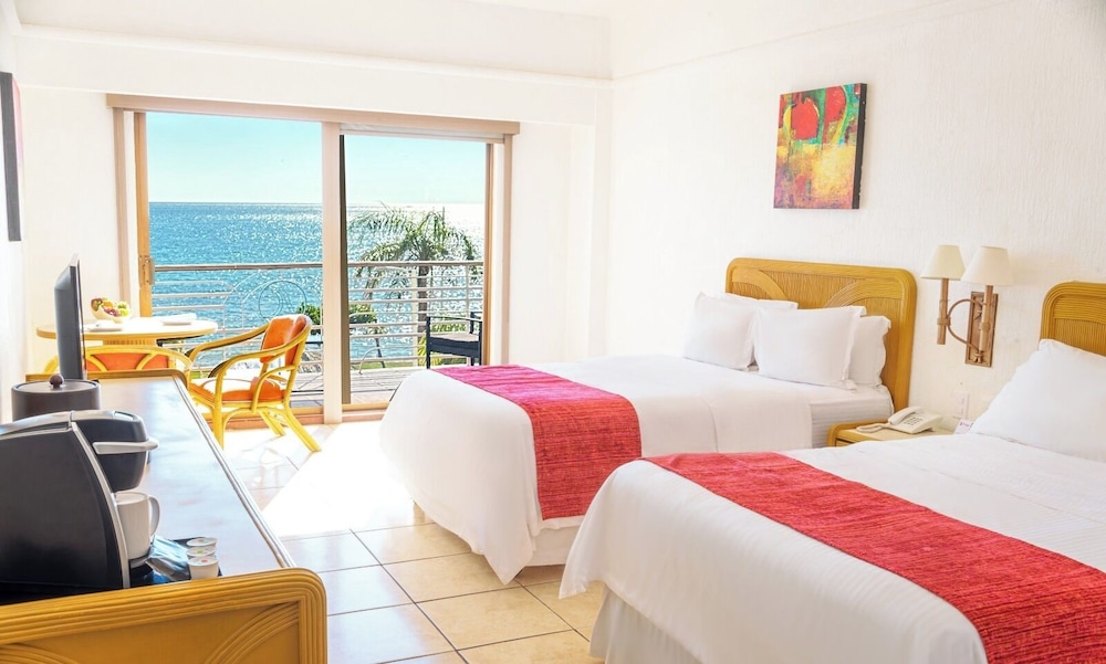 Luxury, 2 Double Beds, Ocean View, Balcony