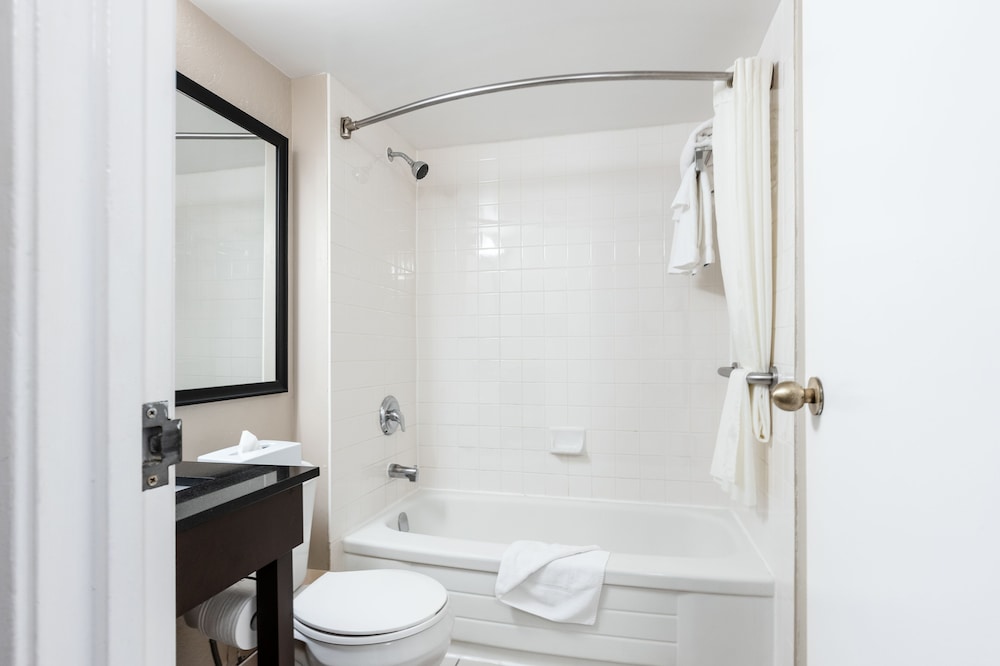Travelodge by Wyndham Ottawa East 17/31