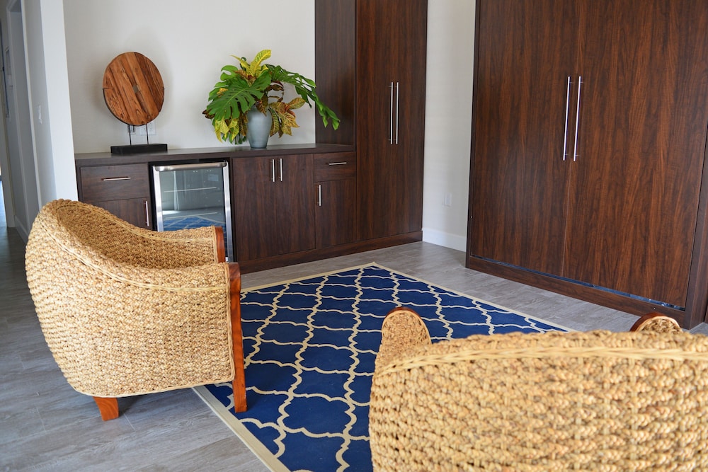 Dolphin Point Villas 7/50