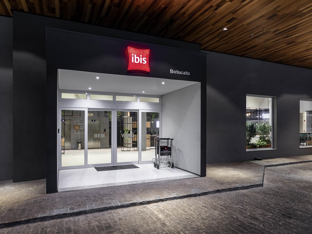 Ibis Botucatu 46/50