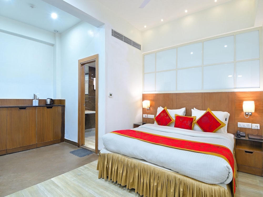 Executive, King Bed