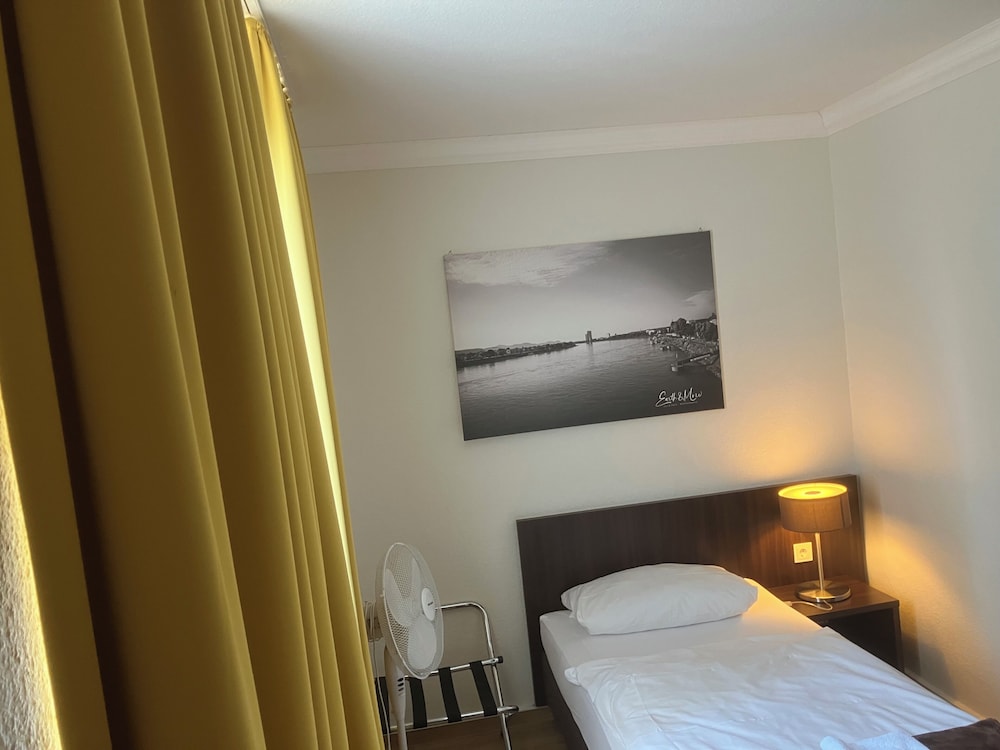 Hotel Mercedes 17/52