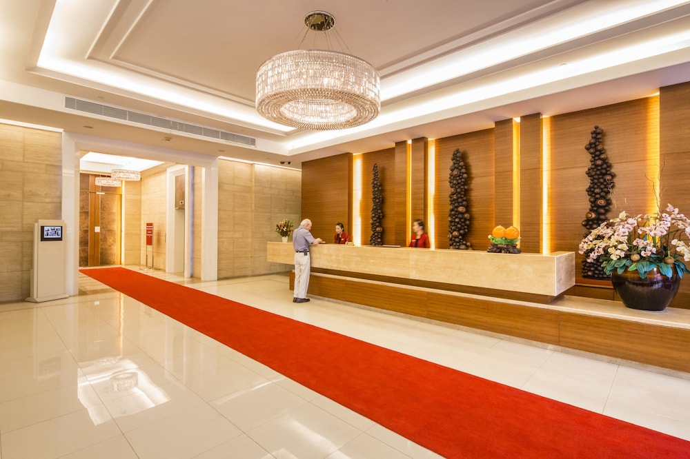 Lobby at Column Bangkok Hotel, BANGKOK