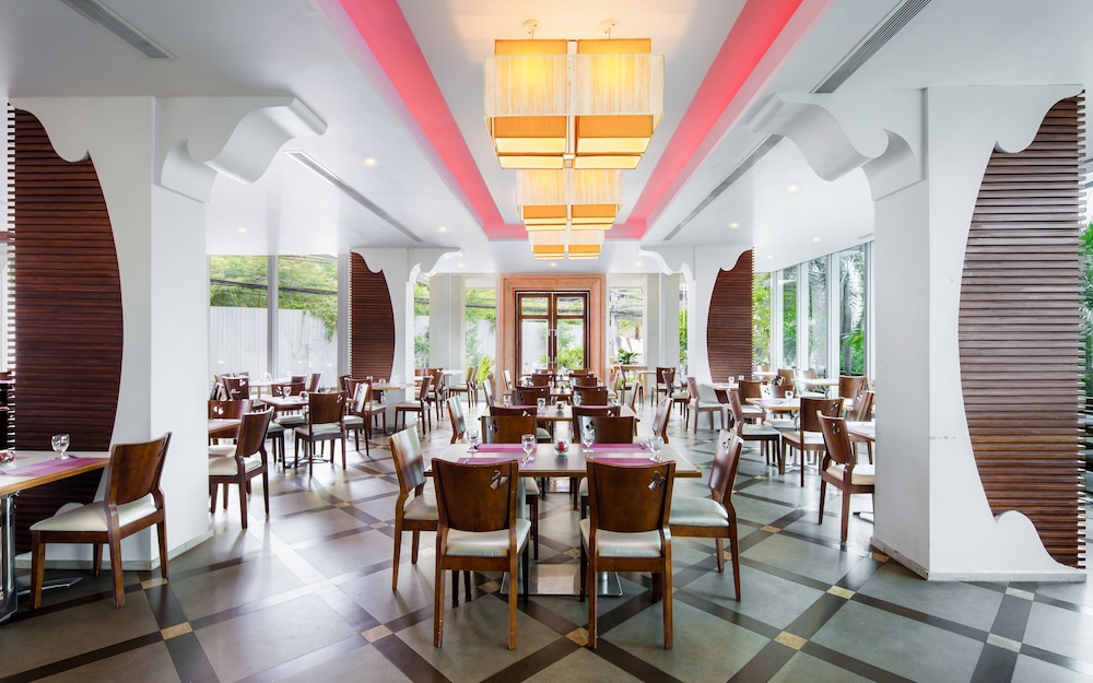 Aiyara Grand Hotel 60/77