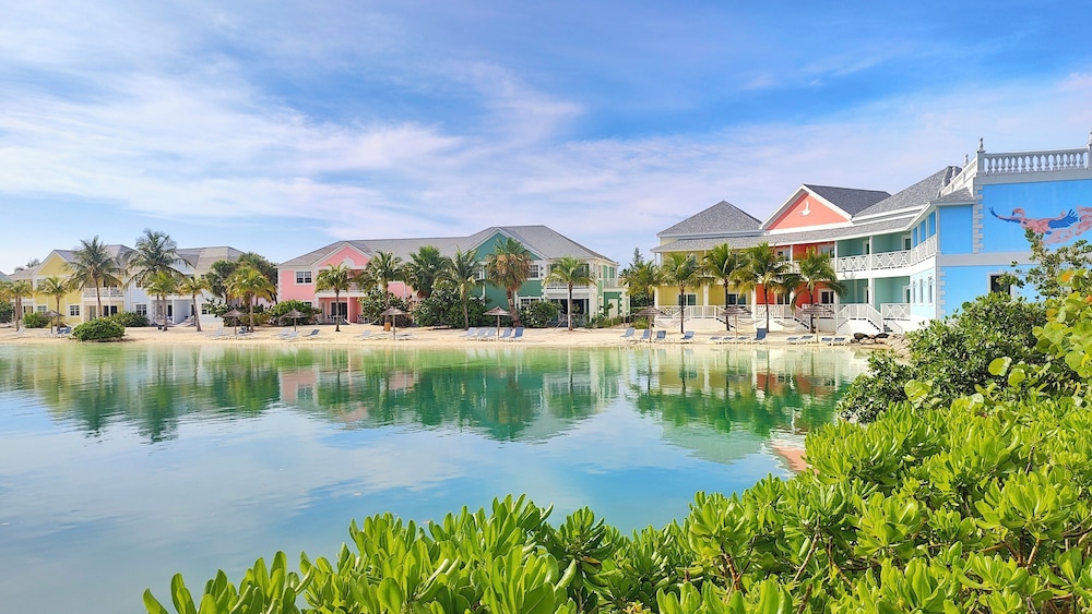 Sandyport Beaches Resort 66/77