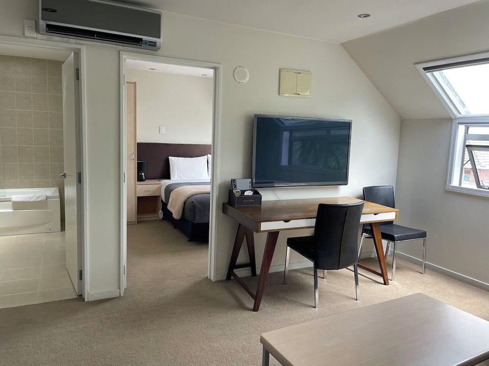 Alpha Motel Luxury Apartments 61/74