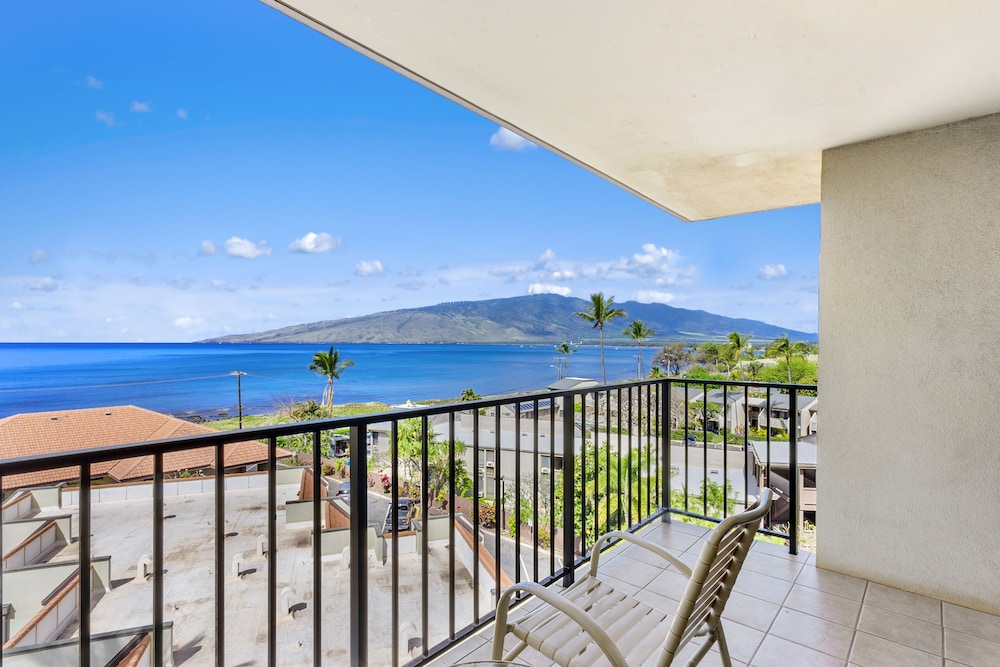 Maui Beach Vacation Club 11/52