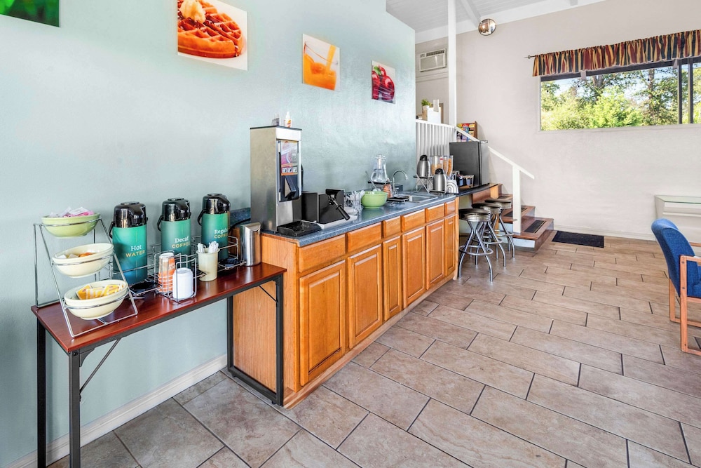 Quality Inn and Suites Jackson CA 3/45