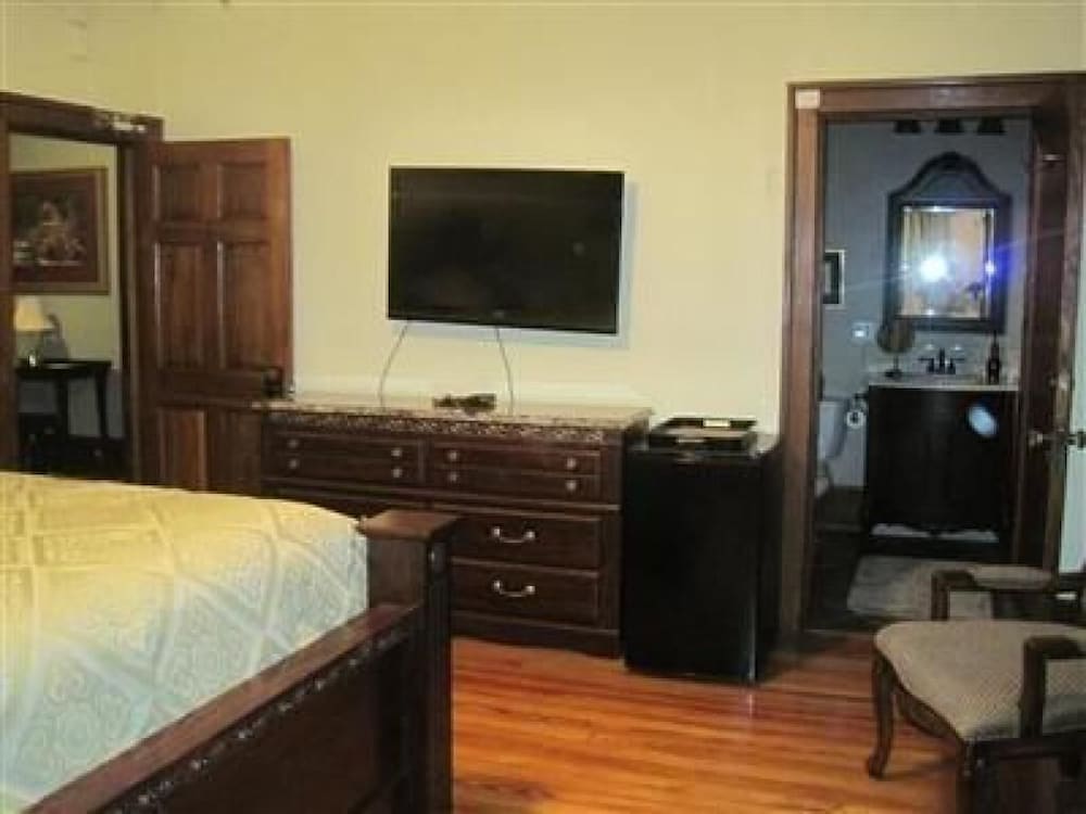 Walton Manor Inn Bed &amp; Breakfast 18/27