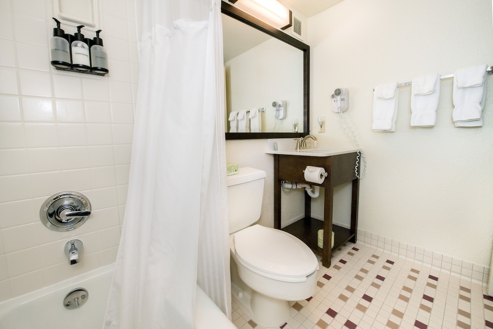 Holiday Inn Estes Park 18/84