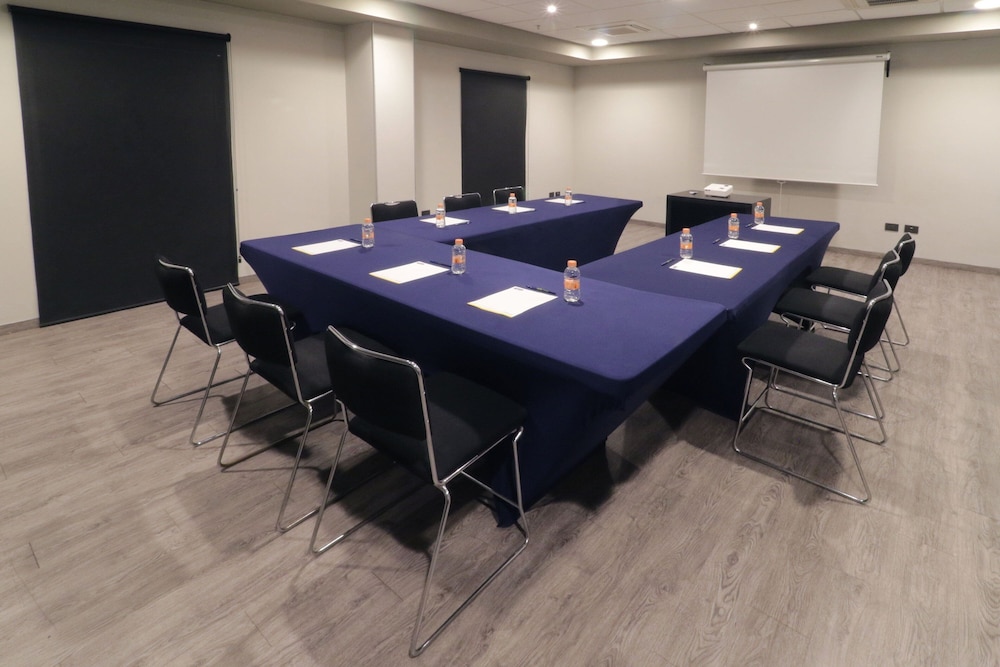 City Express Plus by Marriott Cali Colombia 58/66