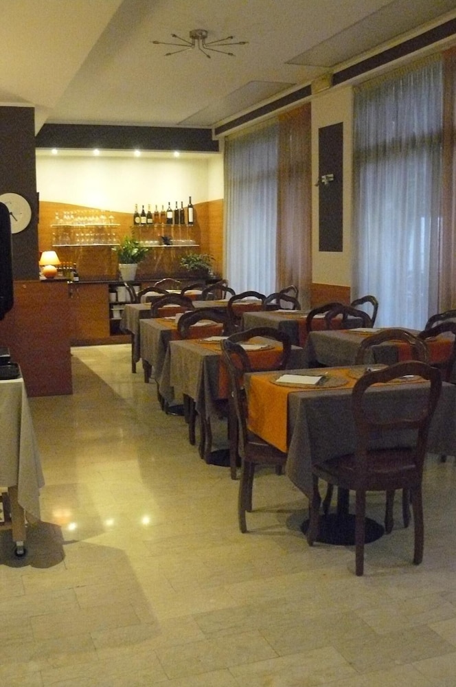 Hotel Vittoriano 35/40